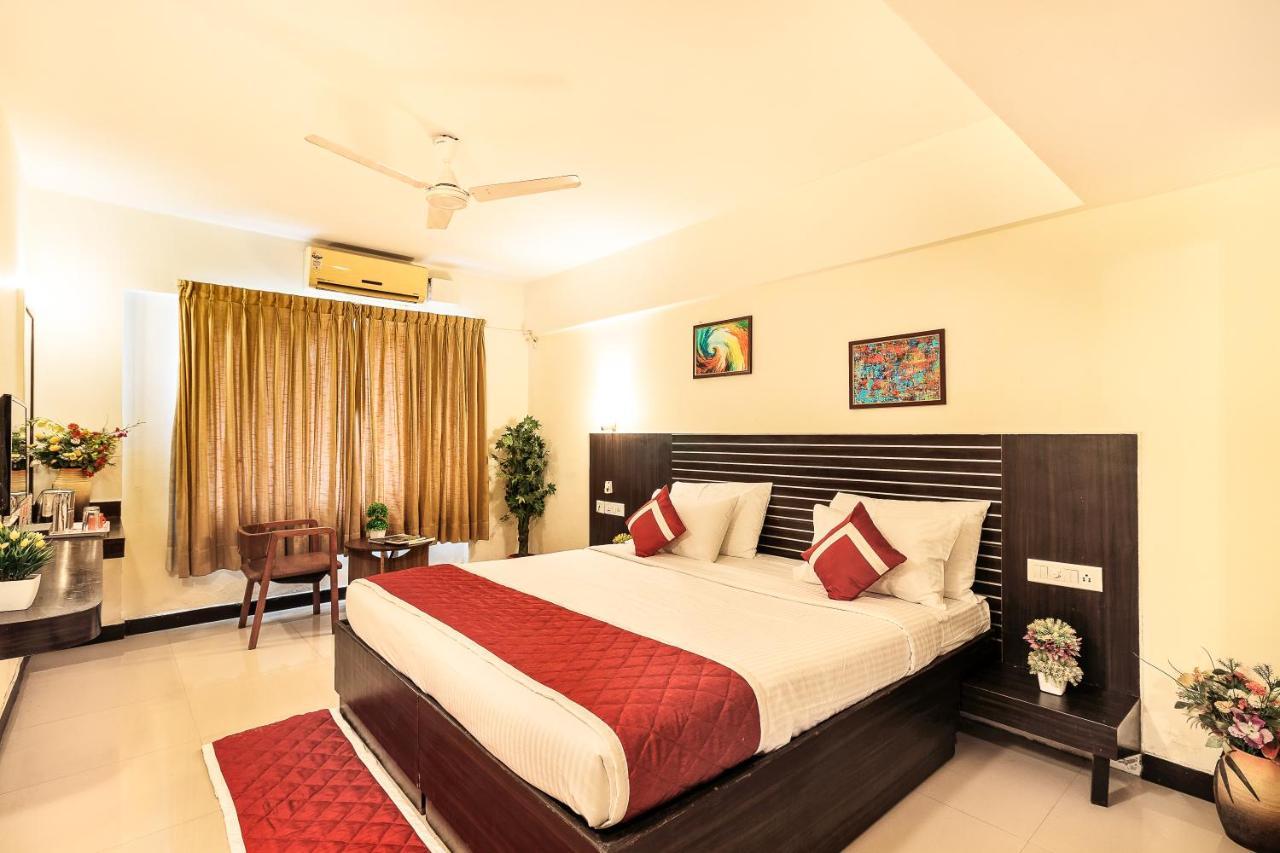 Octave Himalaya Monarch Hotel Bangalore Exterior photo
