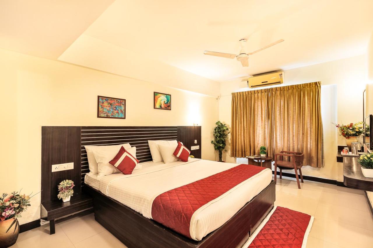 Octave Himalaya Monarch Hotel Bangalore Exterior photo