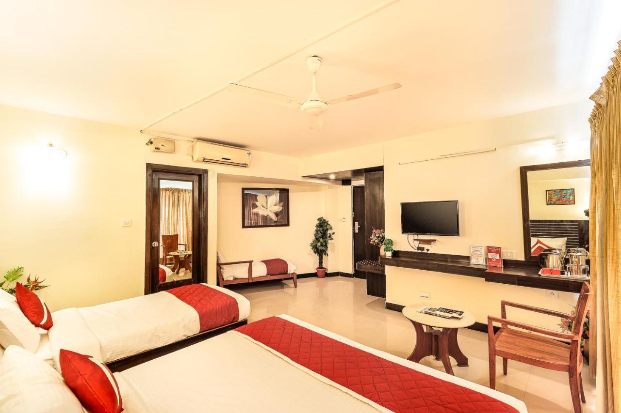 Octave Himalaya Monarch Hotel Bangalore Exterior photo