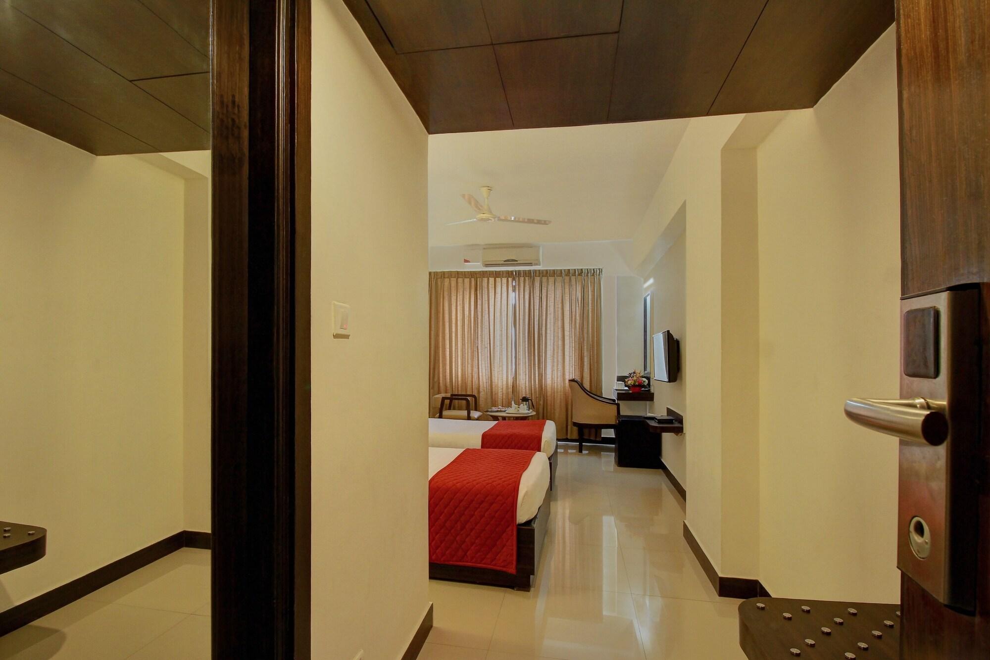 Octave Himalaya Monarch Hotel Bangalore Exterior photo