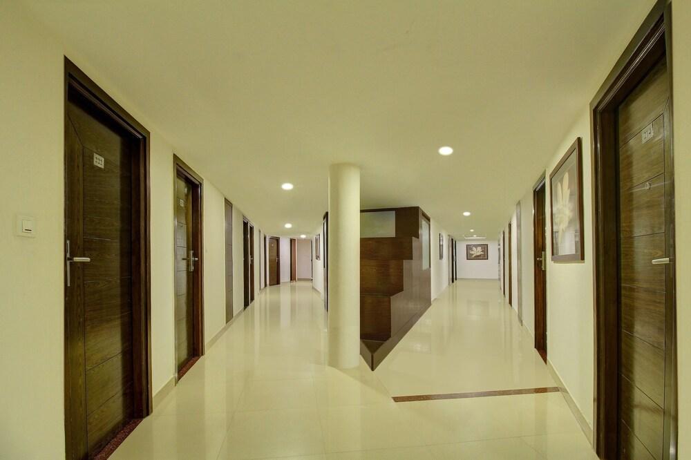Octave Himalaya Monarch Hotel Bangalore Exterior photo