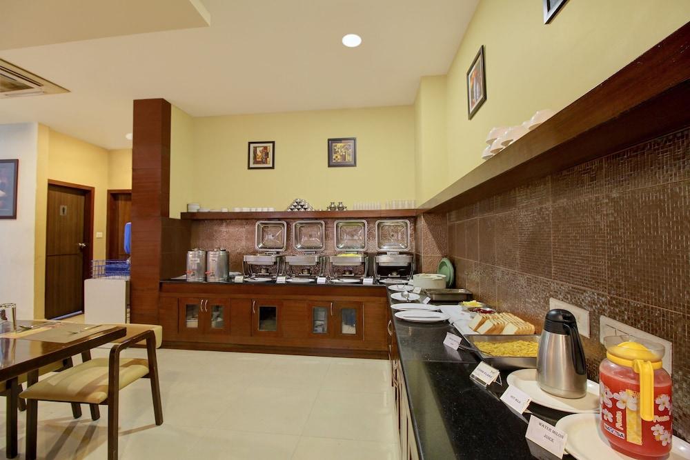 Octave Himalaya Monarch Hotel Bangalore Exterior photo