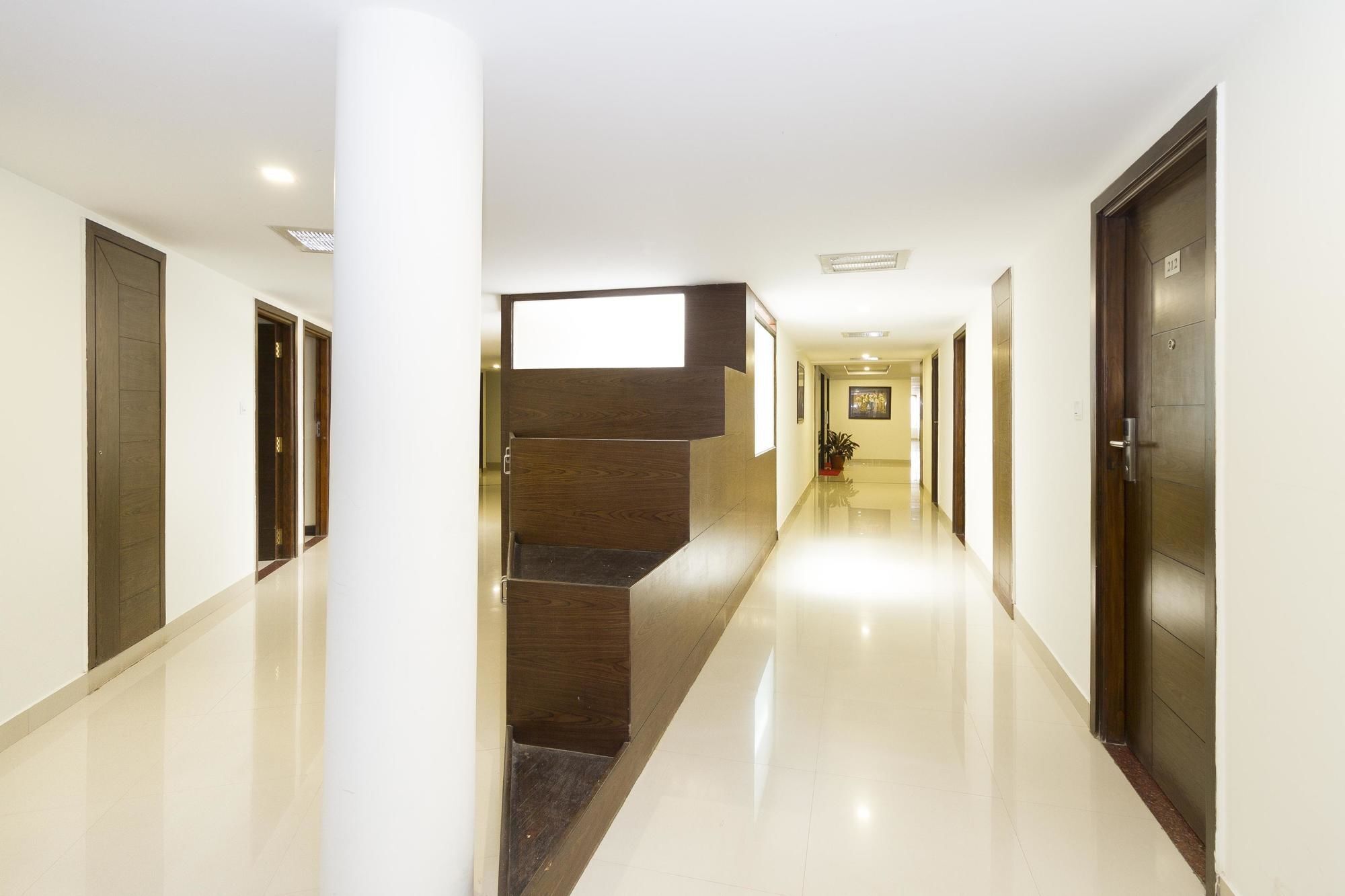 Octave Himalaya Monarch Hotel Bangalore Exterior photo