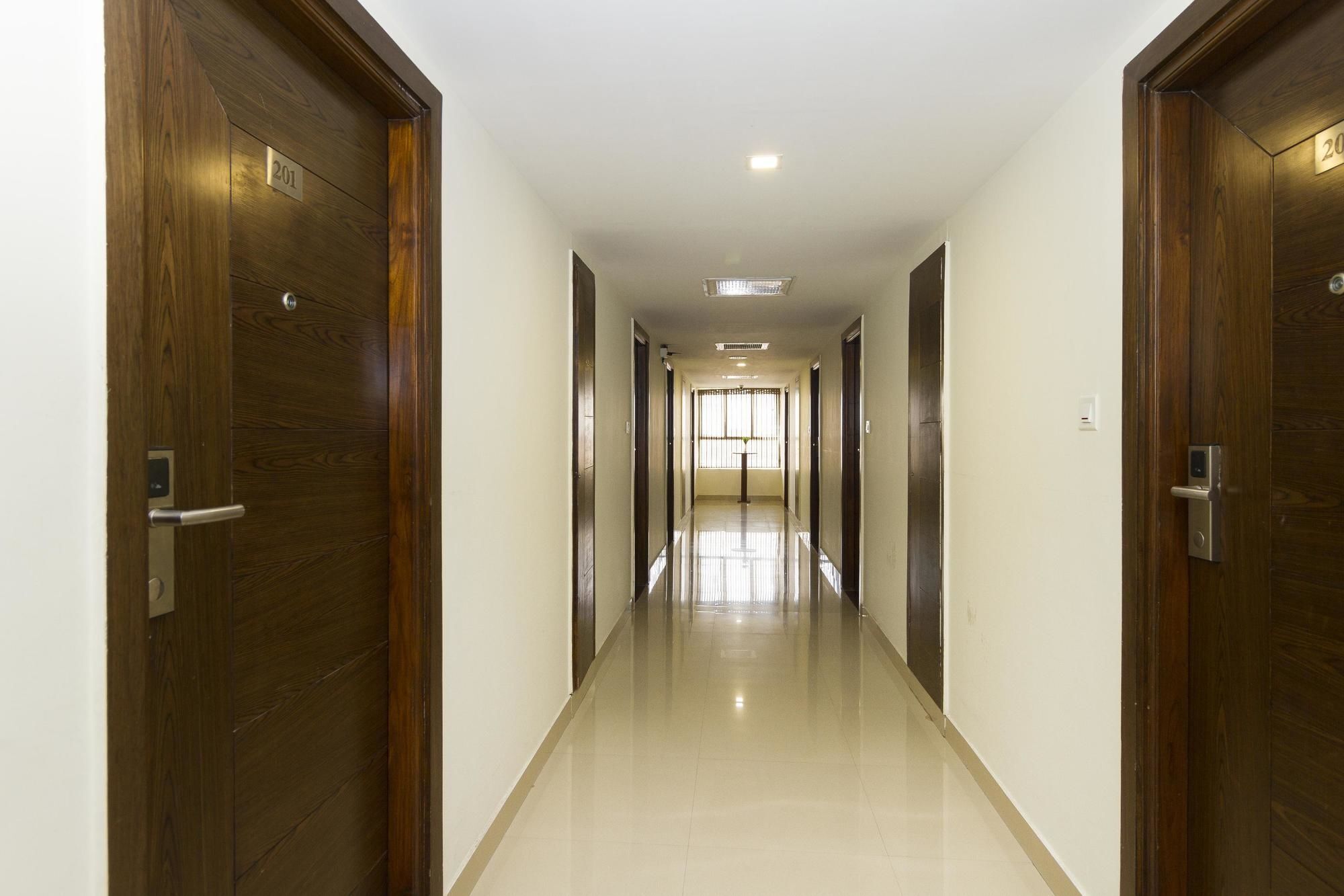 Octave Himalaya Monarch Hotel Bangalore Exterior photo